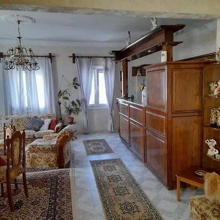 펜션 Art House Syros 에르무폴리